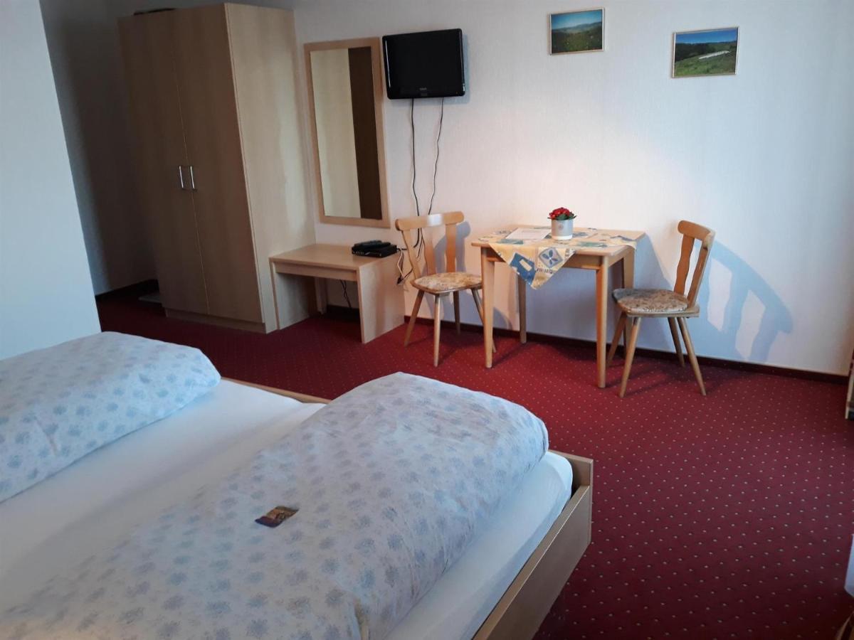 Rhoener Landhotel Haus Zur Wasserkuppe Ehrenberg  Εξωτερικό φωτογραφία