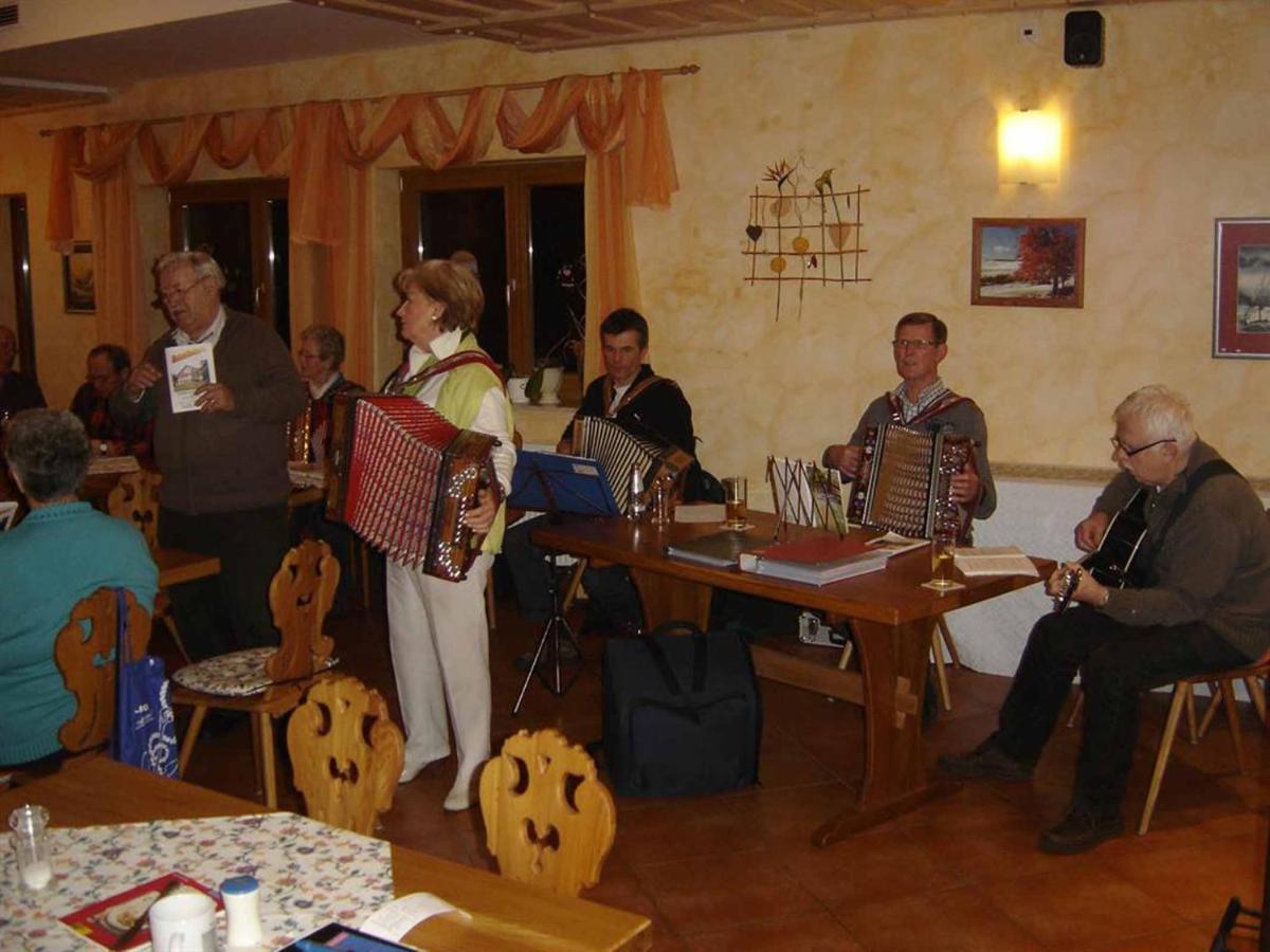 Rhoener Landhotel Haus Zur Wasserkuppe Ehrenberg  Εξωτερικό φωτογραφία